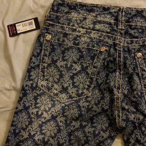 Miss Me Cuffed Capri